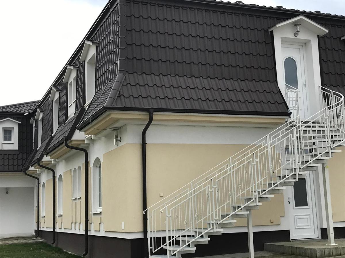 Penzion Aniko Diakovce-Sala ภายนอก รูปภาพ